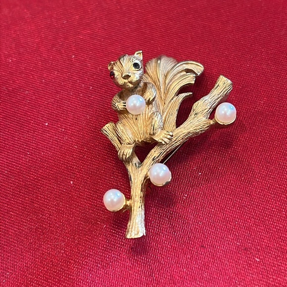Vintage Brooches/Pins set of 3. Roaster Toledo Spain, Turtle Pell & Squirrel. - Picture 2 of 15